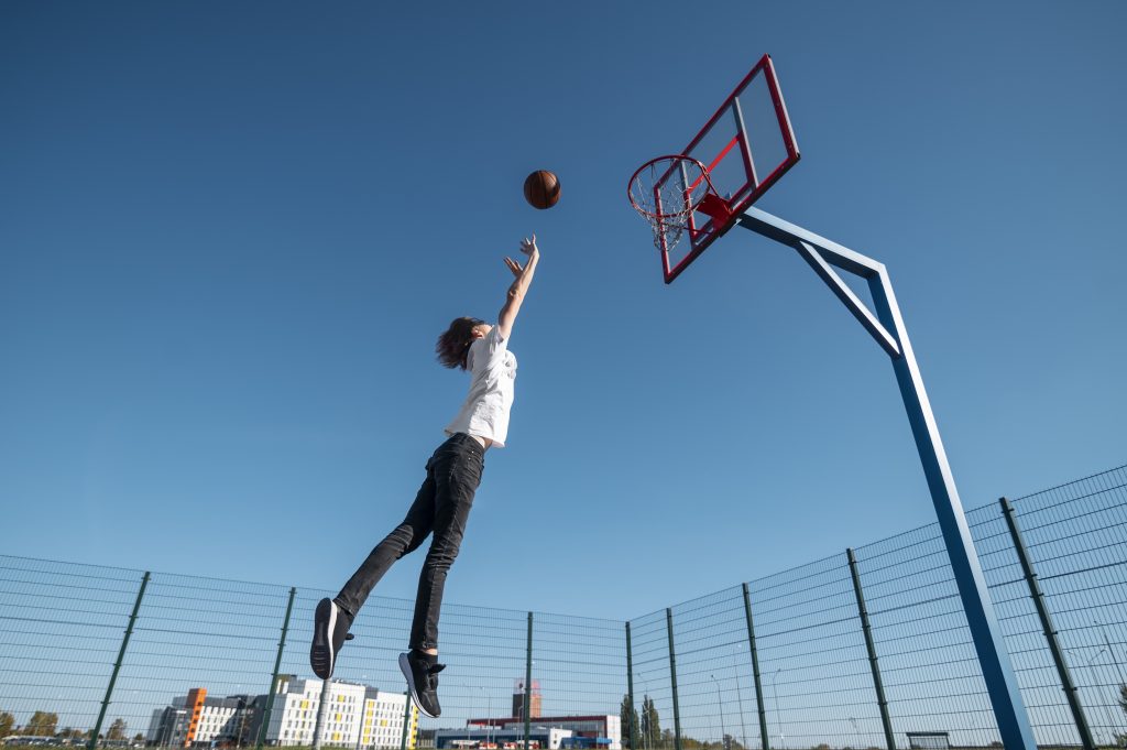 ACL Injury in Athletes: When Is Surgery Needed and Can You Return to Sports?
